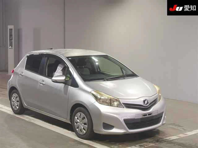TOYOTA VITZ — фото