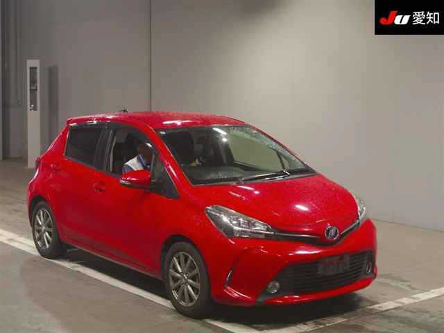 TOYOTA VITZ — фото