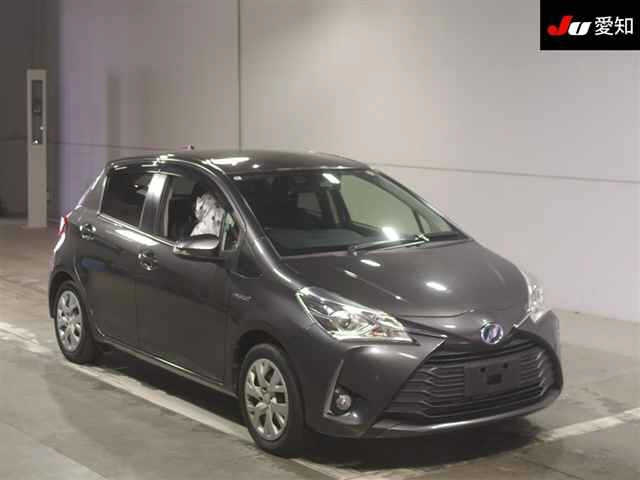 TOYOTA VITZ — фото