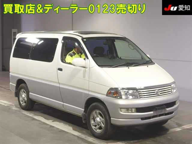 TOYOTA HIACE — фото