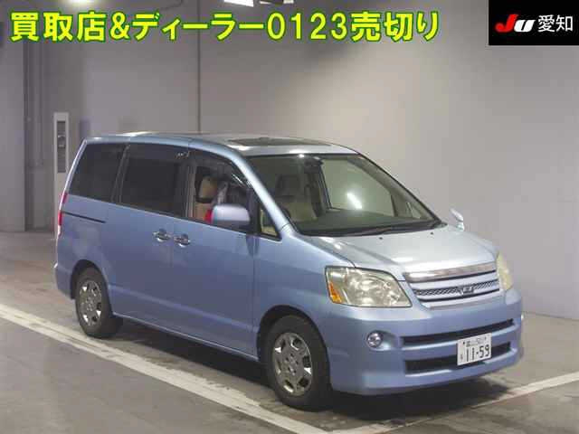 TOYOTA NOAH — фото