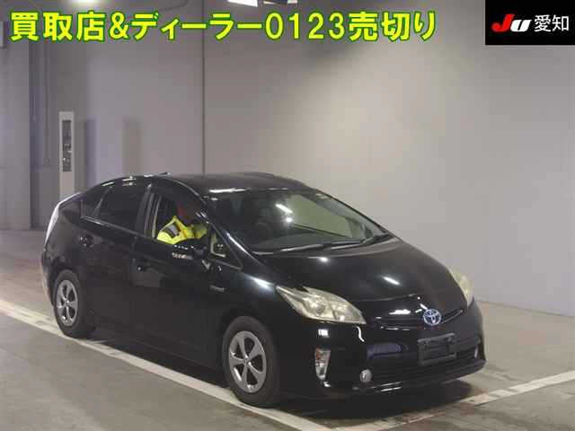 TOYOTA PRIUS — фото