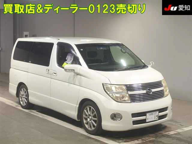 NISSAN ELGRAND — фото