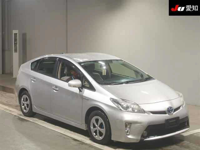 TOYOTA PRIUS — фото