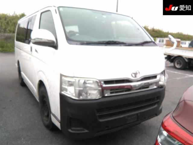 TOYOTA HIACE — фото