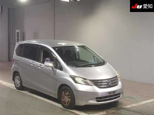 HONDA FREED — фото