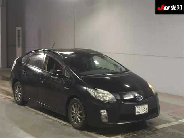 TOYOTA PRIUS — фото