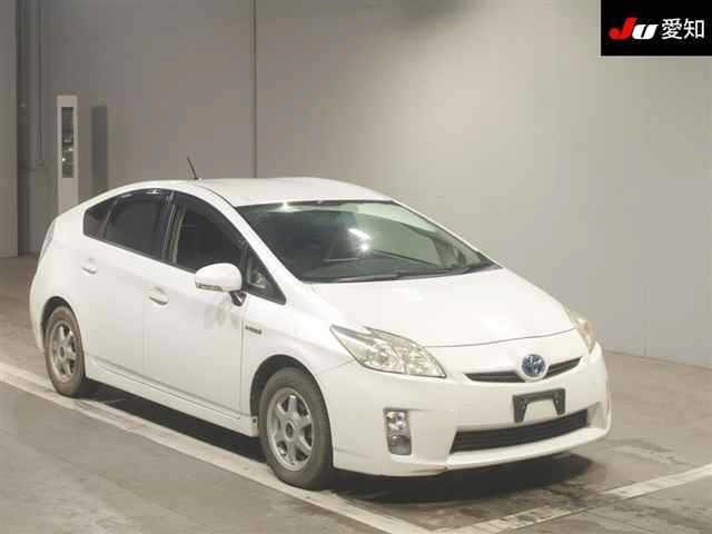 TOYOTA PRIUS — фото