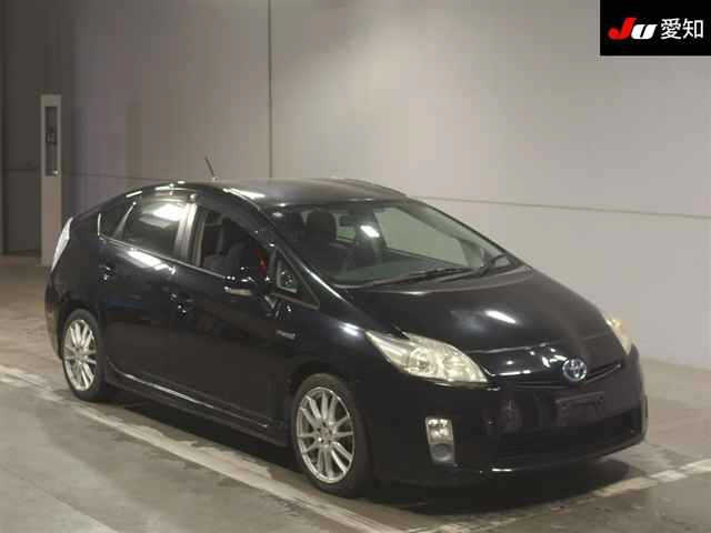 TOYOTA PRIUS — фото