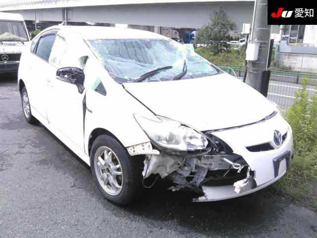 TOYOTA PRIUS — фото
