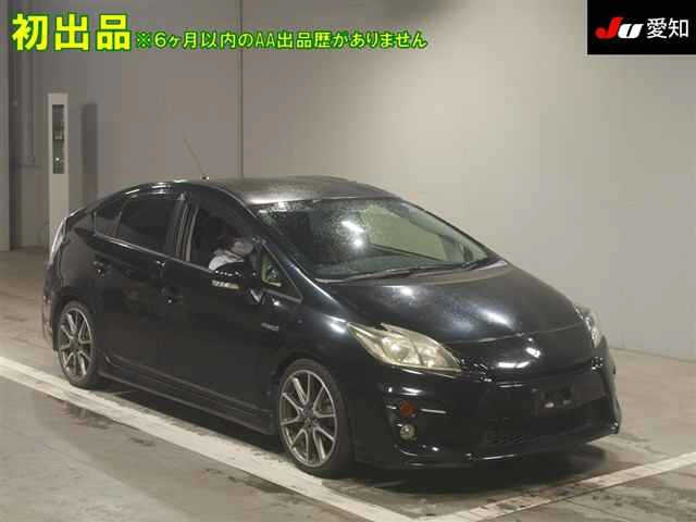 TOYOTA PRIUS — фото