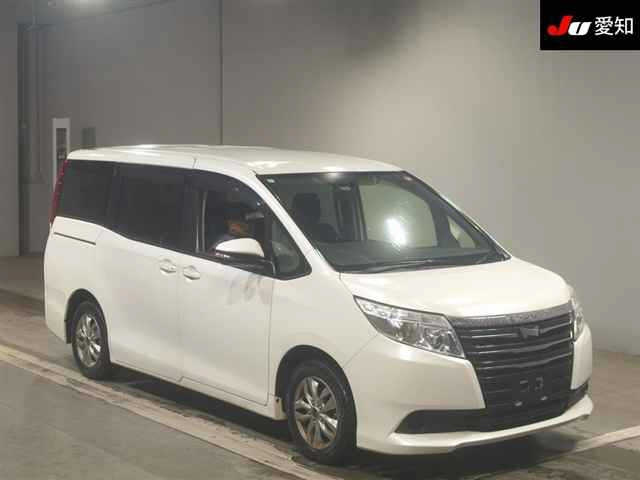 TOYOTA NOAH — фото