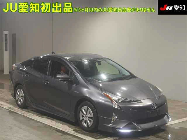 TOYOTA PRIUS — фото