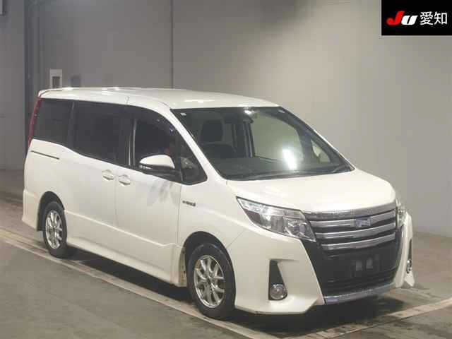 TOYOTA NOAH — фото