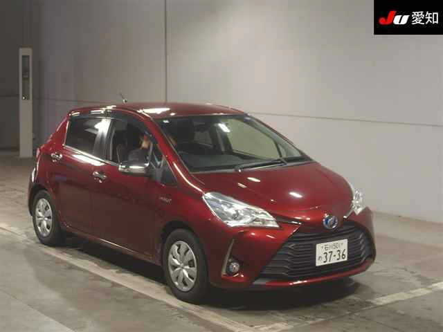 TOYOTA VITZ — фото