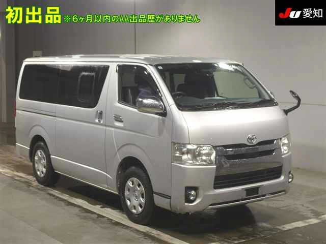 TOYOTA HIACE — фото