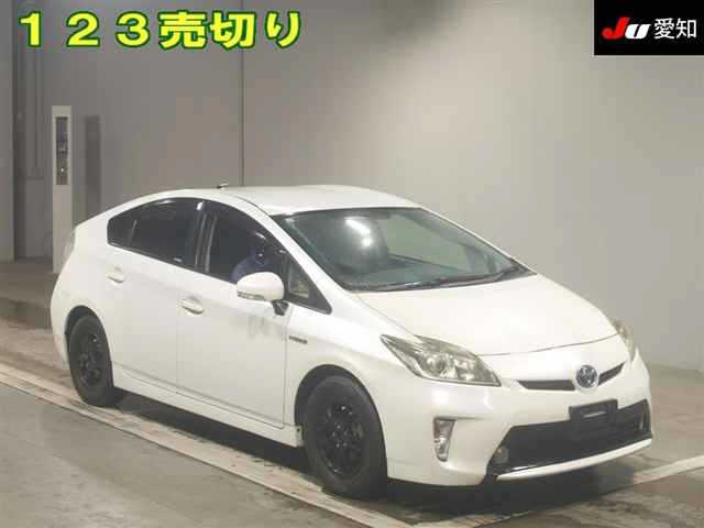 TOYOTA PRIUS — фото