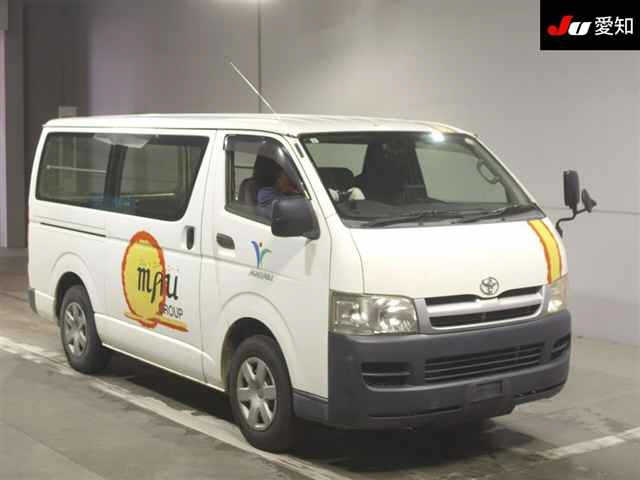TOYOTA HIACE — фото