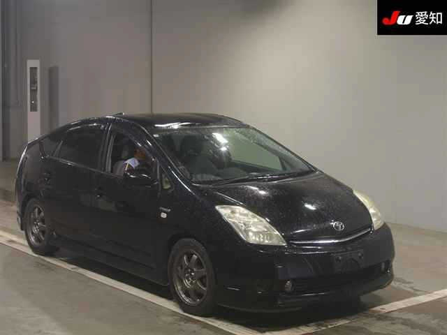 TOYOTA PRIUS — фото
