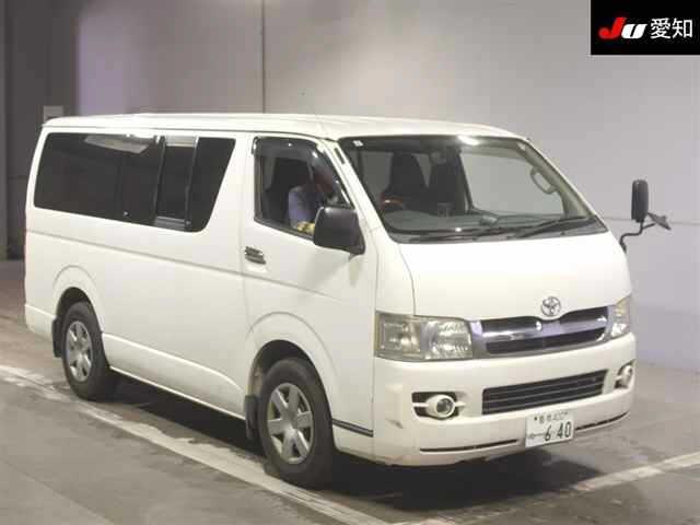 TOYOTA HIACE — фото