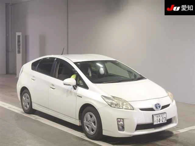 TOYOTA PRIUS — фото