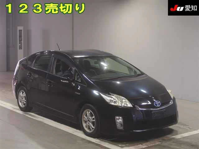 TOYOTA PRIUS — фото