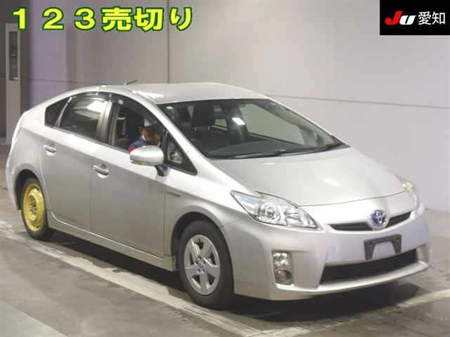 TOYOTA PRIUS — фото