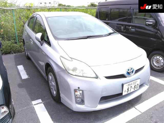 TOYOTA PRIUS — фото