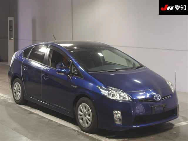 TOYOTA PRIUS — фото