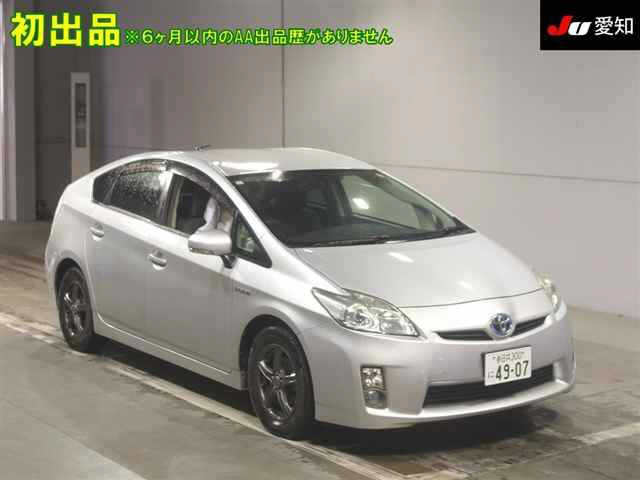 TOYOTA PRIUS — фото