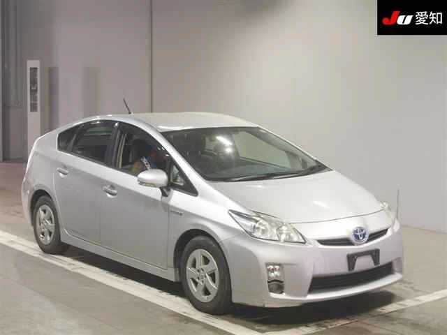 TOYOTA PRIUS — фото