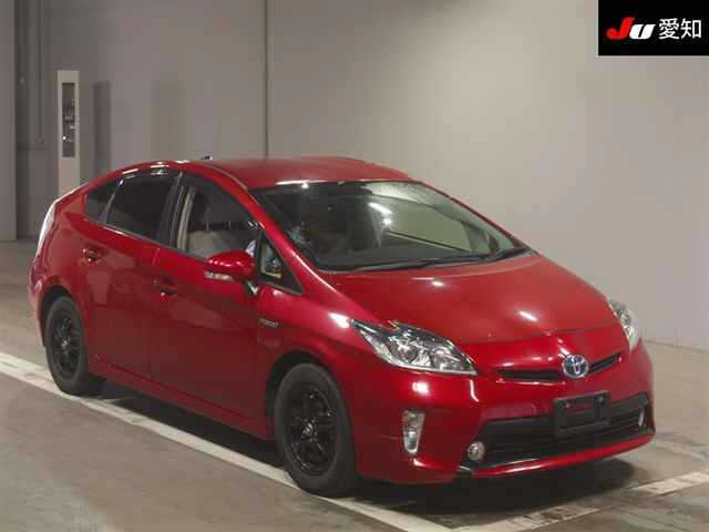 TOYOTA PRIUS — фото
