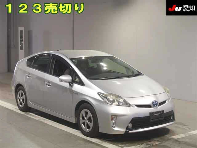 TOYOTA PRIUS — фото