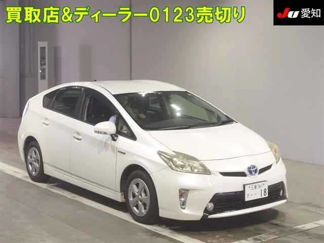 TOYOTA PRIUS — фото