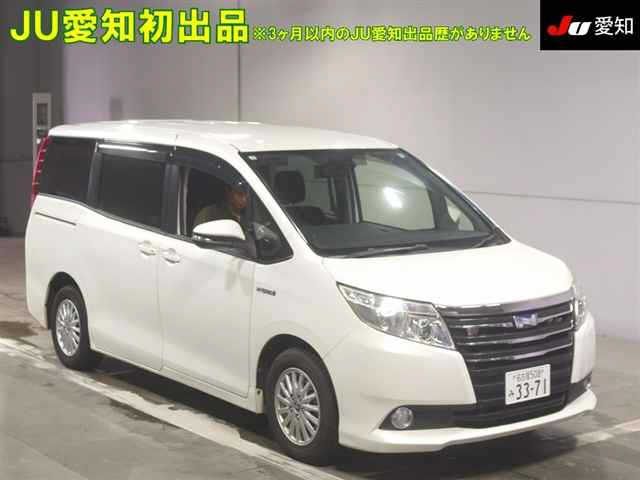 TOYOTA NOAH — фото