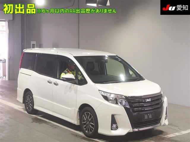 TOYOTA NOAH — фото