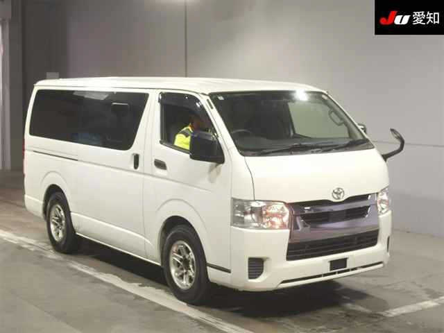 TOYOTA HIACE — фото