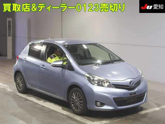 TOYOTA VITZ — фото