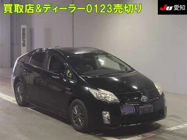 TOYOTA PRIUS — фото