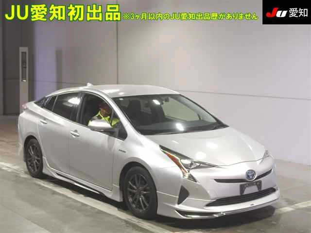 TOYOTA PRIUS — фото