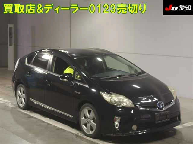 TOYOTA PRIUS — фото