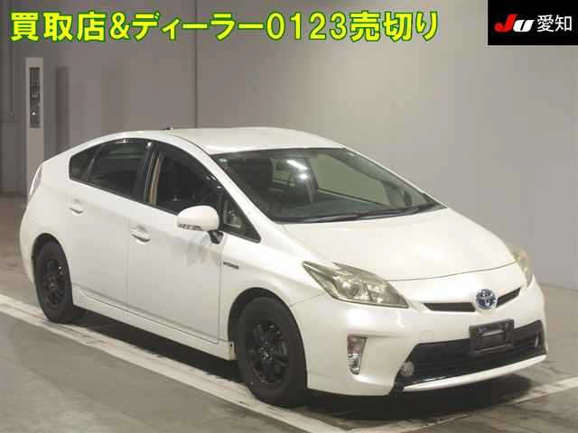 TOYOTA PRIUS — фото
