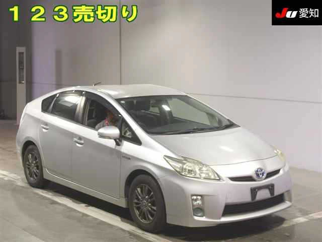 TOYOTA PRIUS — фото