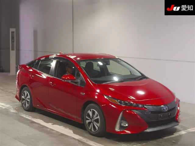 TOYOTA PRIUS — фото