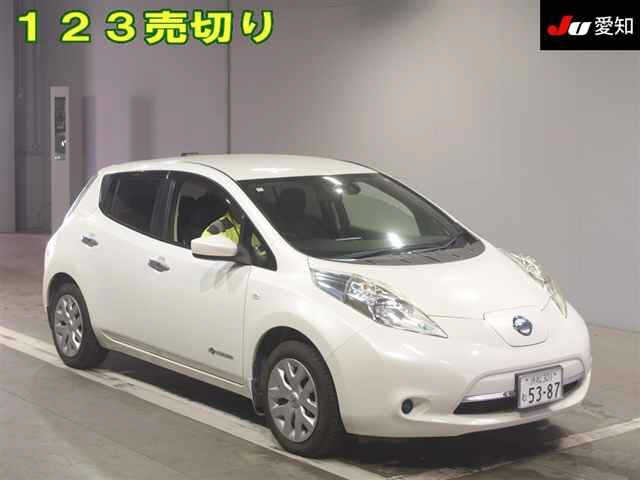 NISSAN LEAF — фото