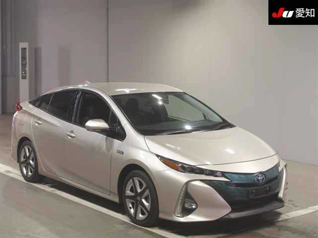 TOYOTA PRIUS — фото
