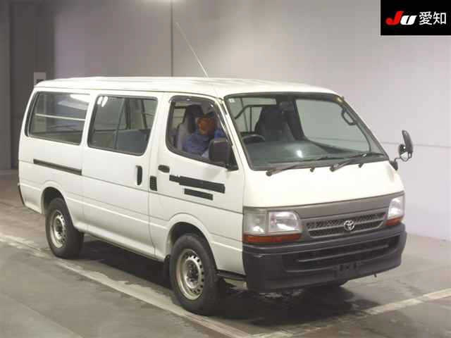 TOYOTA HIACE — фото
