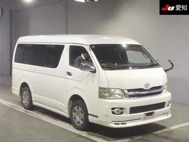 TOYOTA HIACE — фото
