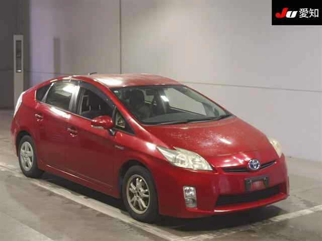 TOYOTA PRIUS — фото