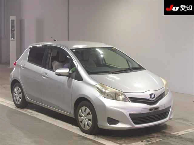 TOYOTA VITZ — фото